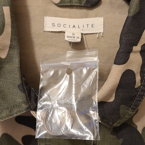 Socialite Camo Jacket Top Size Small - Picture 2 of 6